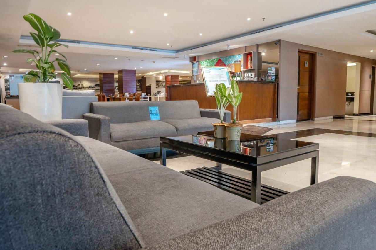 The 1O1 Malang Oj Hotel Ngoại thất bức ảnh